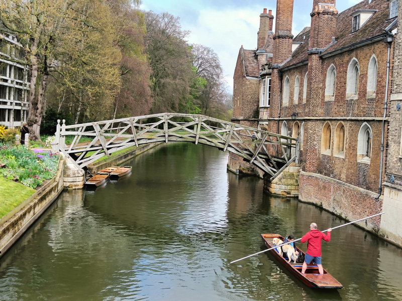 Mathematical Bridge ชื่อดังก้องโลกของเมือง Cambridge